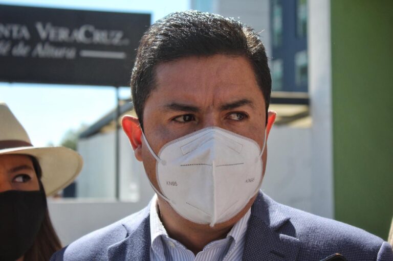 Inhabilitan a exalcalde Enrique Flores por uso indebido de recursos