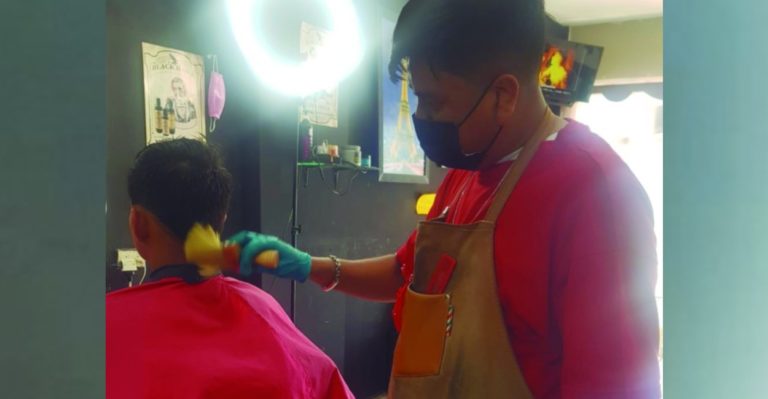 Arréglese el cabello con Víctor Hugo