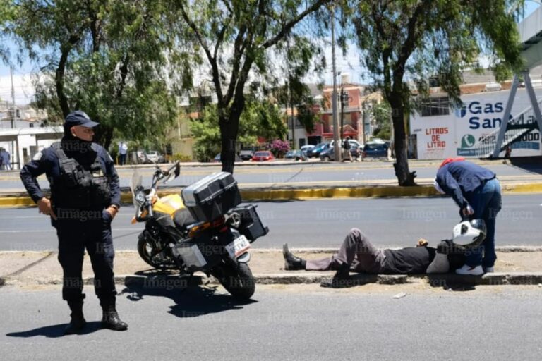 Volkswagen impacta a motociclista en el bulevar López Portillo Zacatecas