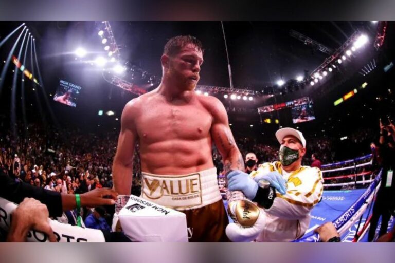 ‘Canelo’ Álvarez venció por decisión unánime al estadunidense Jermell Charlo en Las Vegas