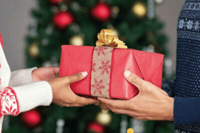 Navidad 2025: Conoce el significado de dar regalos en estas fiestas