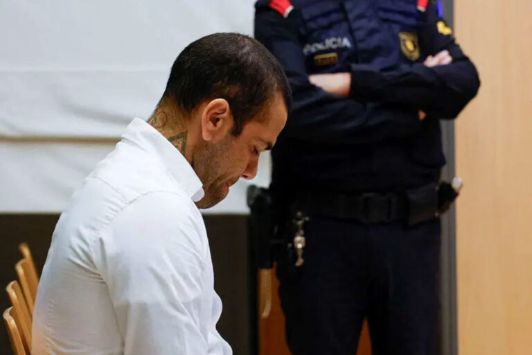 Dani Alves se declara inocente, rompe en llanto en su tercer día de juicio