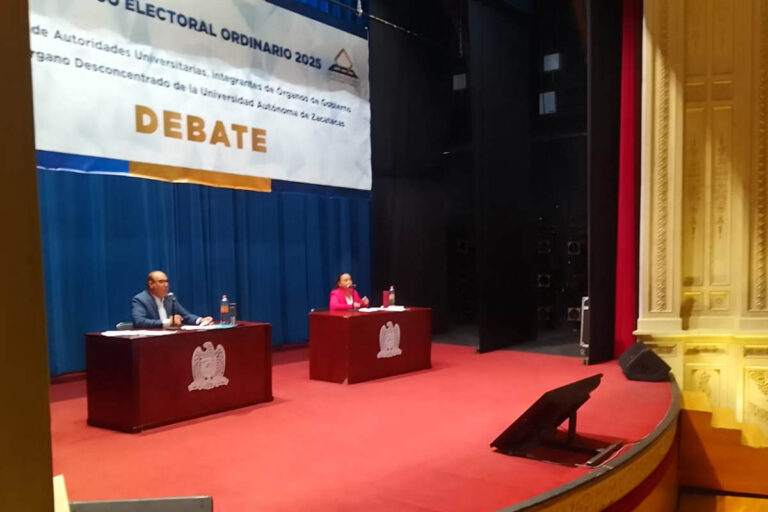 Debaten Ángel Román y Jenny González por el cargo de Rectoría