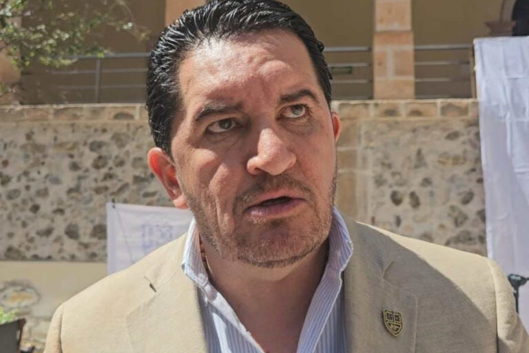 Javier Torres incluirá camioneta en su declaración patrimonial y promueve cumplimiento entre funcionarios