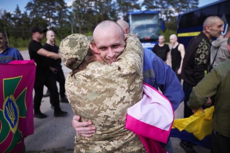 Intercambio de prisioneros se realiza entre Rusia y Ucrania