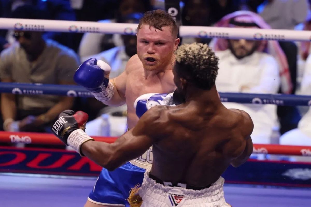 ‘Canelo’ Álvarez termina molesto la pelea en contra del cubano William Scull.