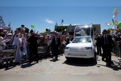 Papamóvil del papa Francisco se usará como clínica para ayuda humanitaria en Gaza