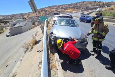 Se registra fuerte choque en el Puente de Tránsito Pesado y Arroyo de las Sirenas
