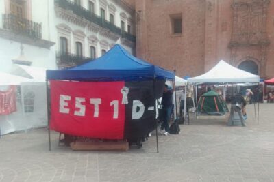 Maestros mantendrán paro hasta el viernes