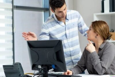 Contra compañeros de trabajo envidiosos