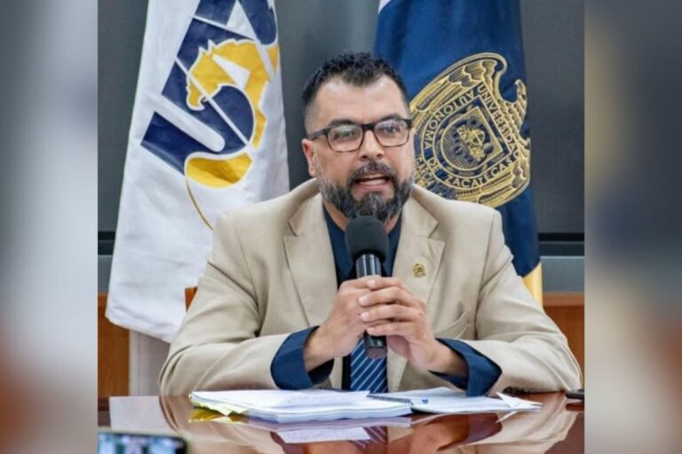 Armando Flores de la Torre asume funciones ordinarias de la rectoría de la UAZ