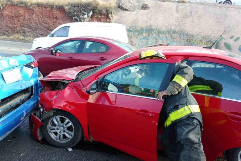 Guadalupe: Se registra choque múltiple a la altura del puente de la Nissan