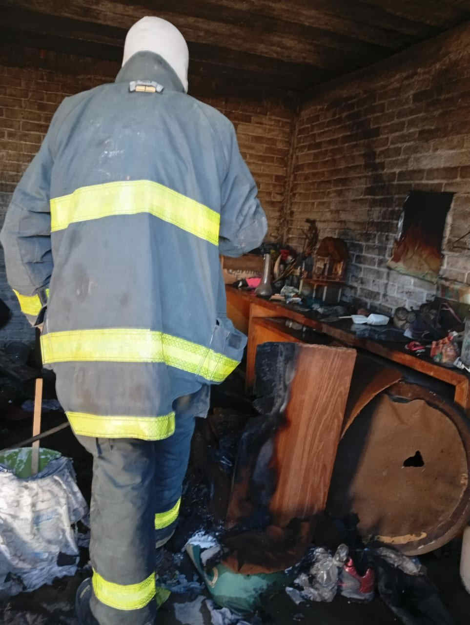 Controlan incendio en vivienda deshabitada en Bonito Pueblo