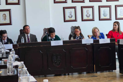 Javier Torres lleva a cabo la sesión del cabildo infantil en Fresnillo