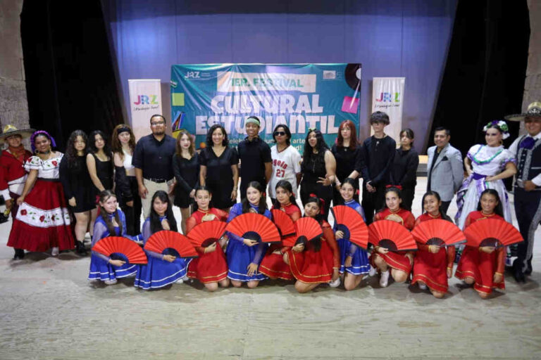 Jóvenes de Jerez participan en el Primer Festival Cultural Estudiantil 2025