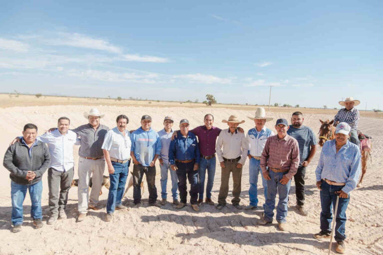 Supervisa Pepe Saldívar bordo de captación de agua pluvial en Tacoaleche