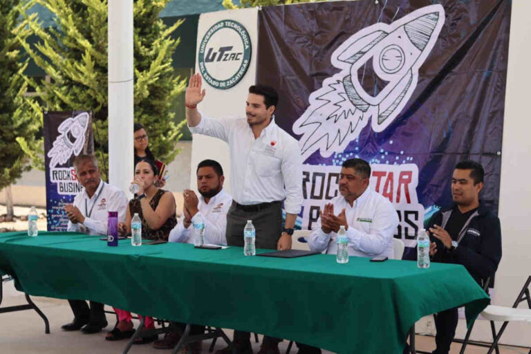 Gobierno de Zacatecas impulsa el emprendimiento juvenil en Pinos con talleres “Rockstar Business”