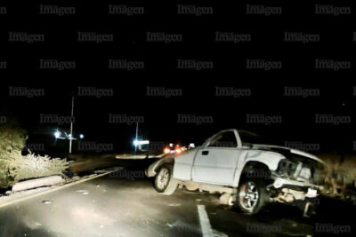 Volcadura en la carretera federal 45, cerca a Hacienda Nueva, deja un hombre muerto