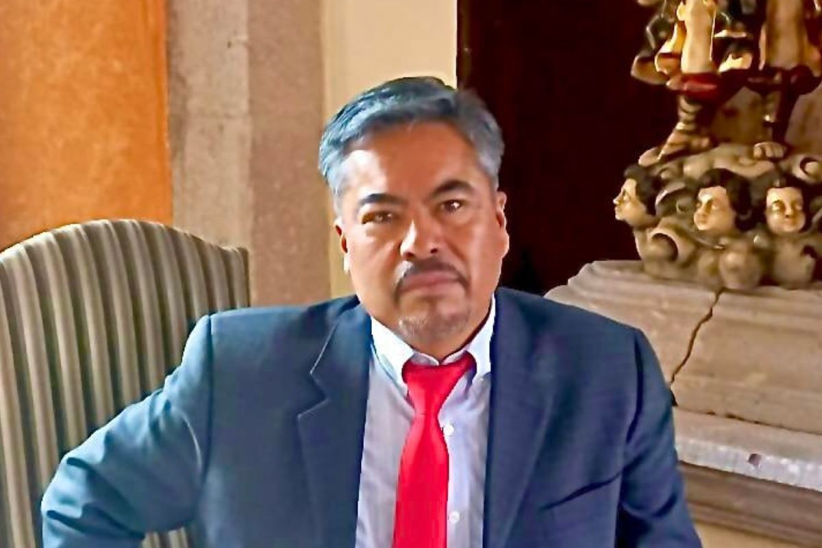 Álvaro Rodríguez, cobra sin ir a trabajar. 