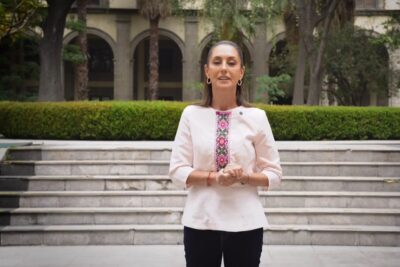 Claudia Sheinbaum felicita a las mamás de México