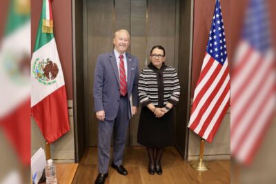 Rosa Icela Rodríguez se reúne con Ronald Johnson, embajador de E.U.