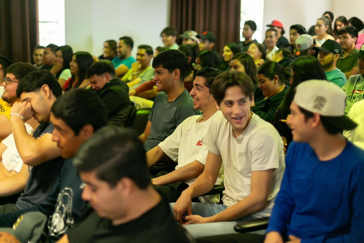El ayuntamiento de Zacatecas impulsa el empoderamiento juvenil con foros motivacionales.