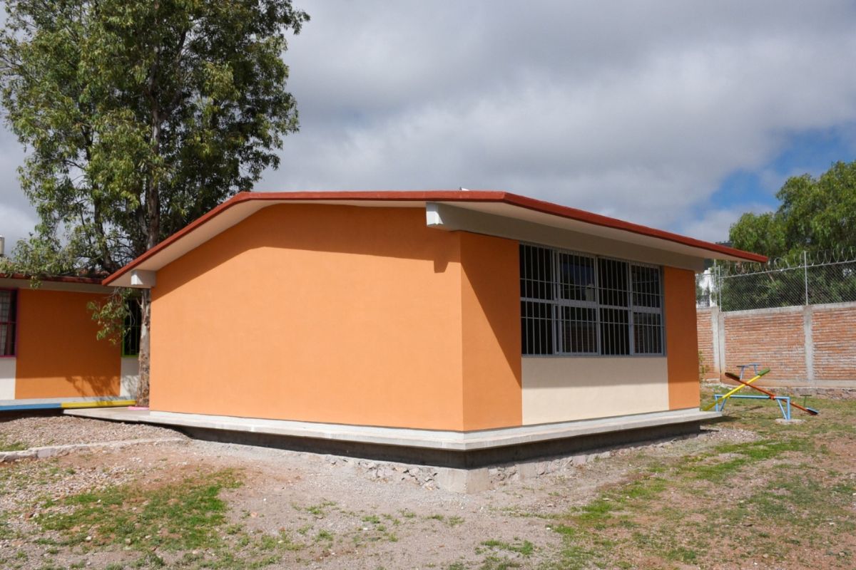 Pepe Saldívar Beneficia a Jardín de Niños con nueva aula didáctica.