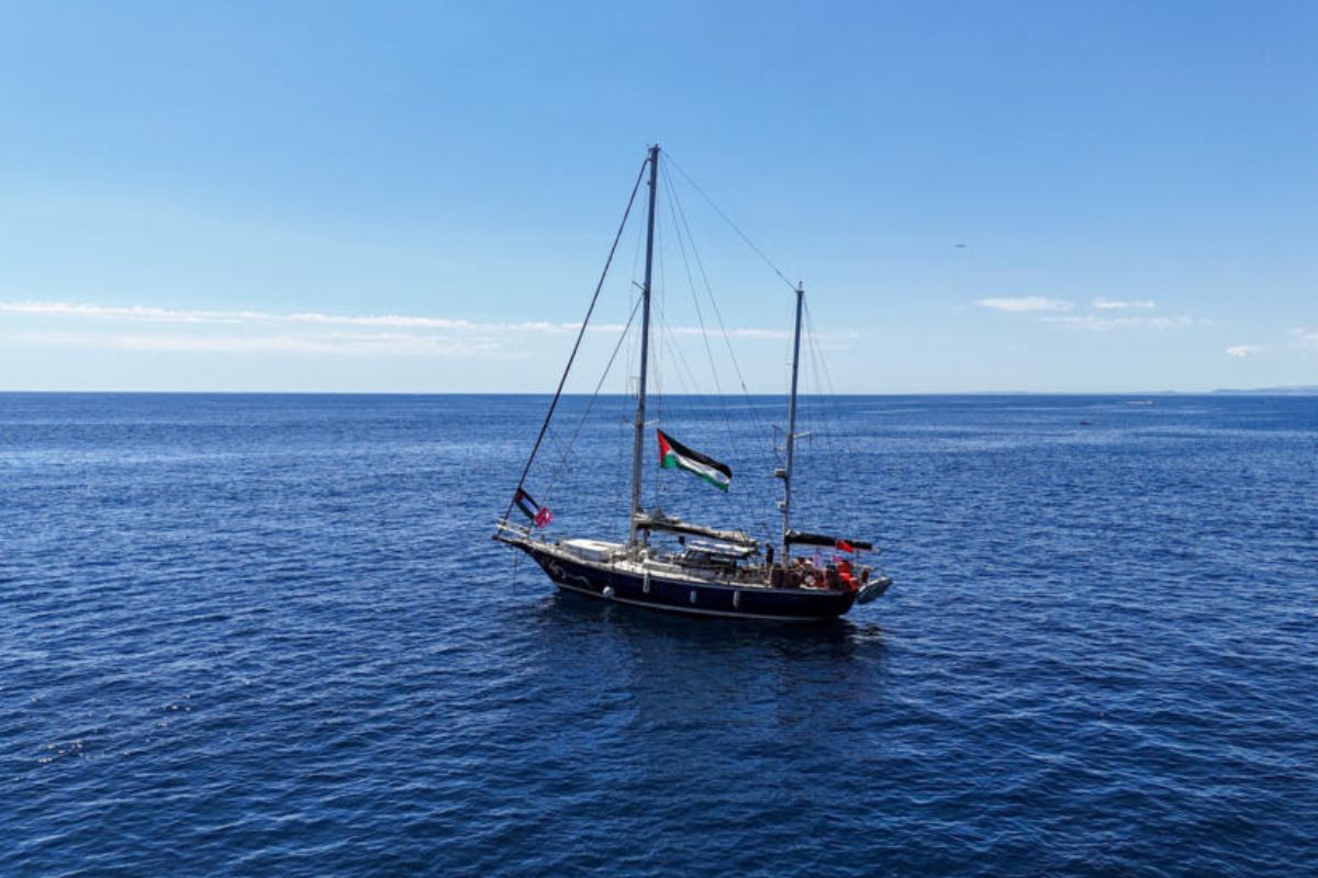 Israel ordena impedir la llegada a Gaza de un barco humanitario.