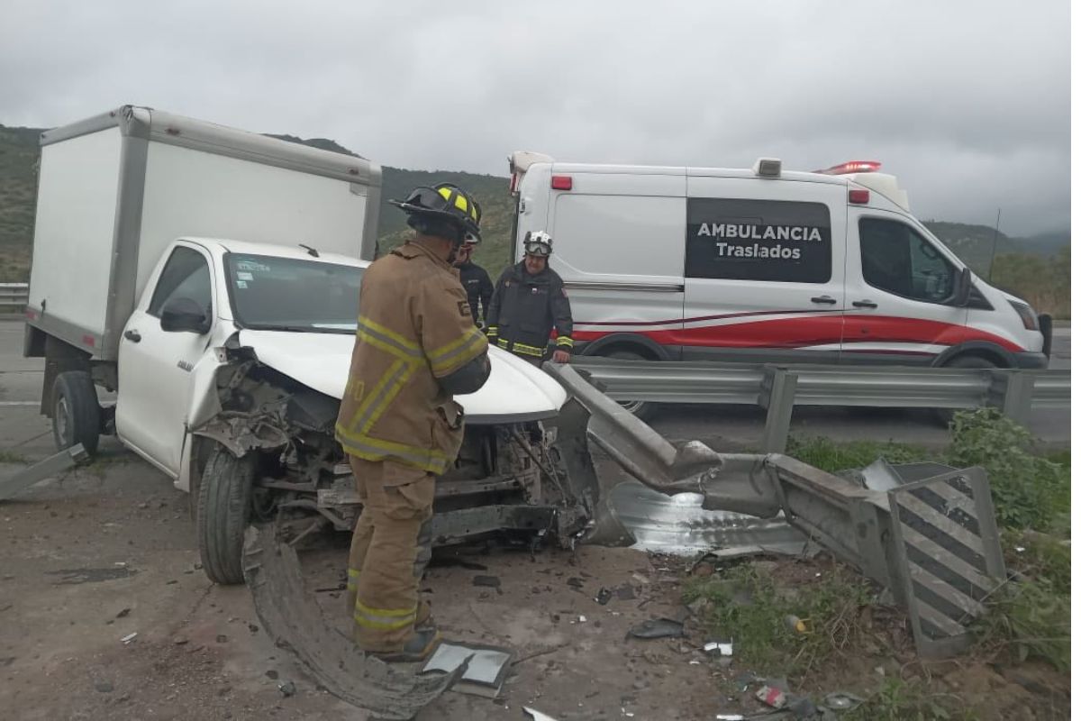 Accidente vehicular tipo choque en carretera 45D, no hay personas lesionadas.