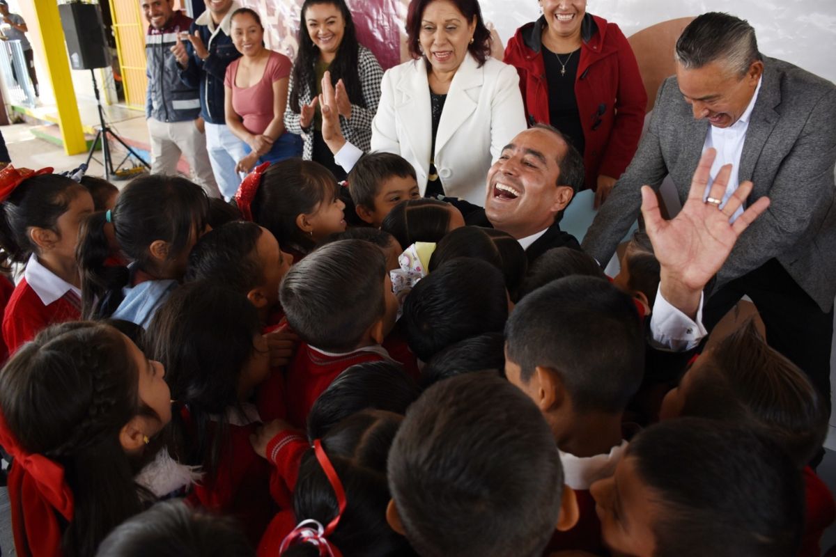 Pepe Saldívar Beneficia a Jardín de Niños con nueva aula didáctica.