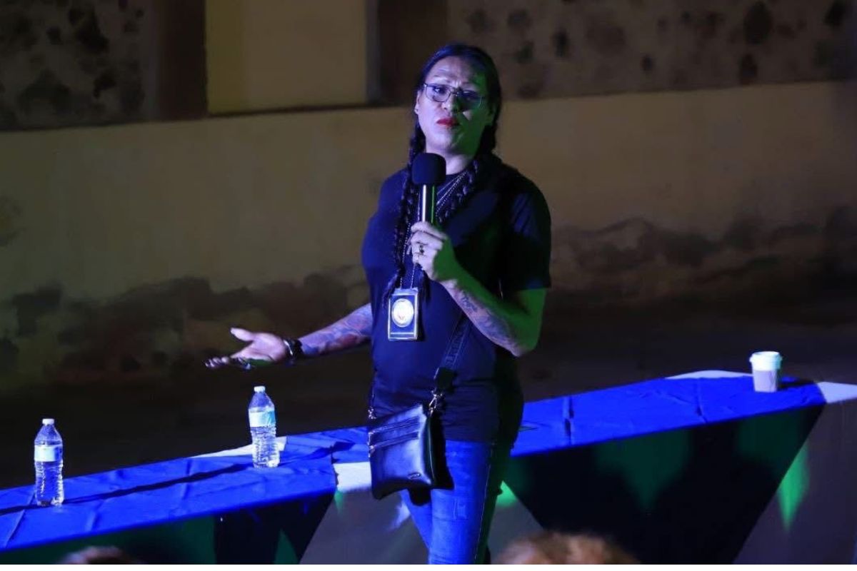 Voces que trasforman: Kenya Cuevas llena de empatía y valentía el Ágora en Fresnillo.