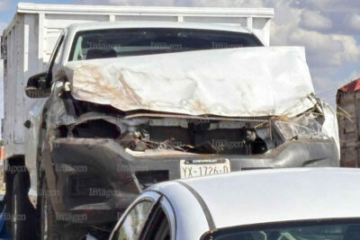 Choque en la carretera 45 deja solo daños materiales en Fresnillo
