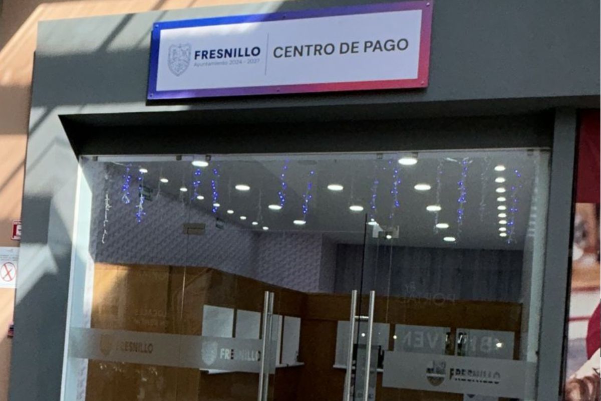 Siapasf habilita caja para cobrar recibos frente a sus oficinas, ante la toma de sus instalaciones