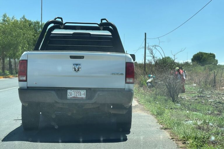 Motociclista sufre accidente en la carretera que lleva a la comunidad Estación San José