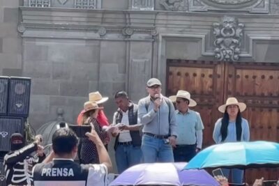 “No se puede vencer a quien no sabe rendirse”: Filiberto Frausto al cerrar plantón del SNTE en el Zócalo