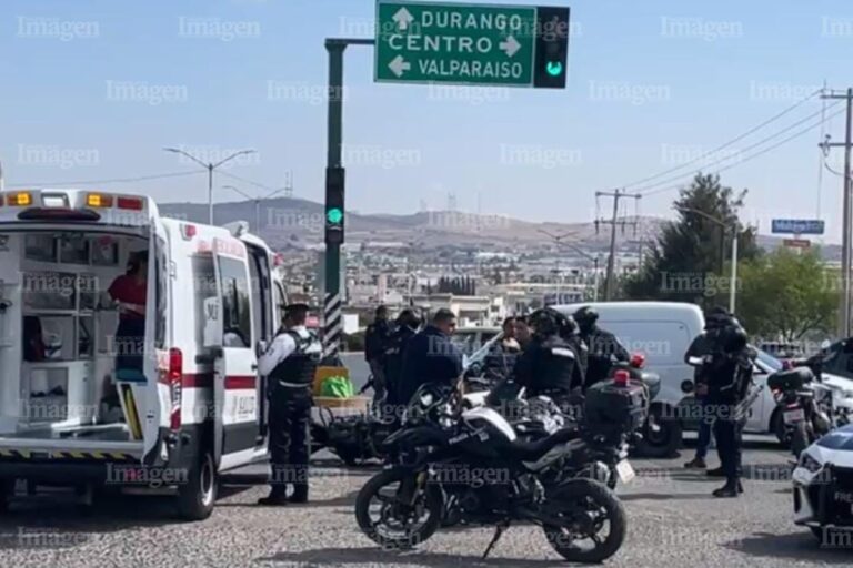 Elemento de la Policía Estatal Preventiva choca con un vehículo en Fresnillo