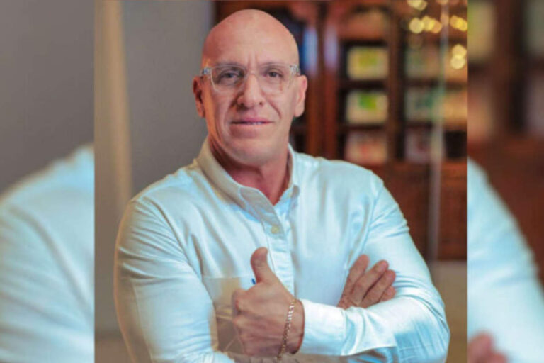 Juez federal frena constancia a líder del SUTSEMOP