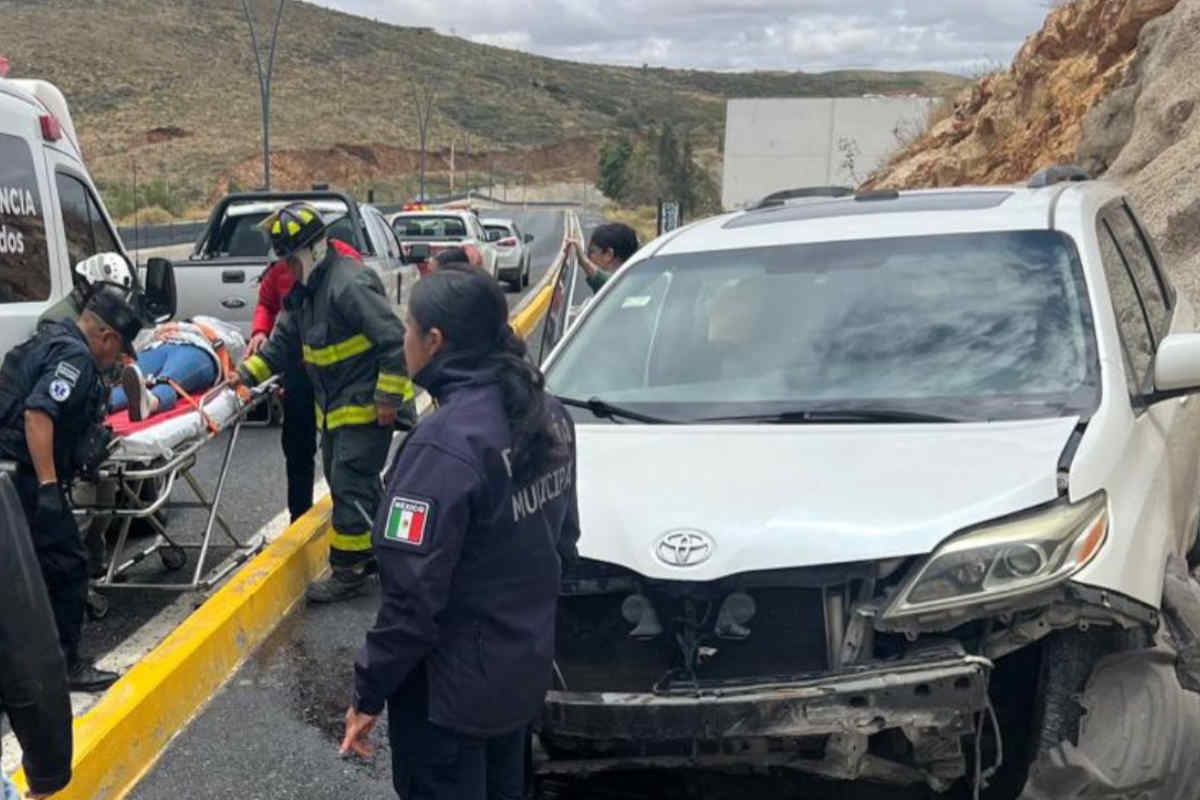Se registra choque en la vialidad Manuel Felguérez
