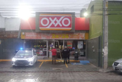 Vandalizan dos tiendas Oxxo en Fresnillo, Zacatecas