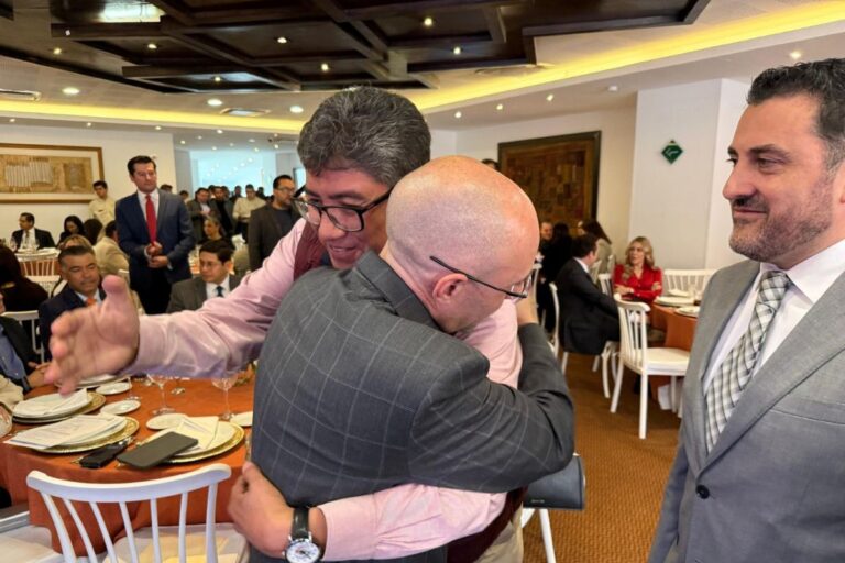 El Runrún: Federalizar la nómina educativa: compromiso ineludible