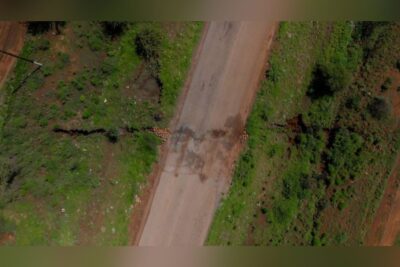Reportan socavón y fisuras en la carretera que San José de Lourdes – comunidad de La Manga