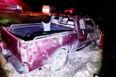 Muere hombre de 52 años al volcarse en su camioneta en Fresnillo
