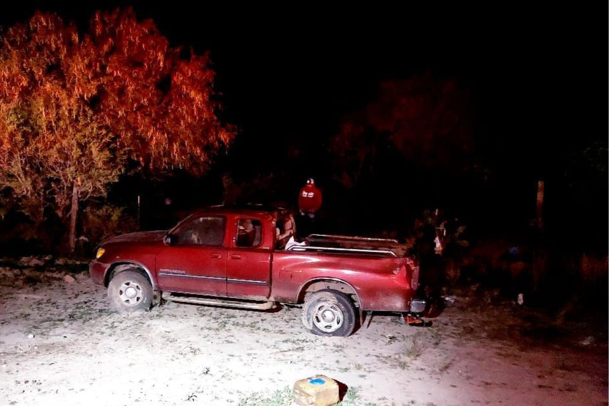 Muere hombre de 52 años al volcarse en su camioneta en Fresnillo.