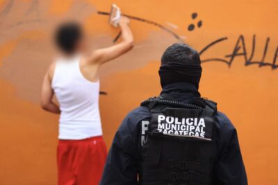 Continúan jornadas de reparación de daños en muros vandalizados