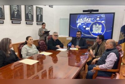 Donan 20 equipos a UAZ para educación