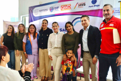 Entregan auxiliares auditivos a 100 personas de Zacatecas