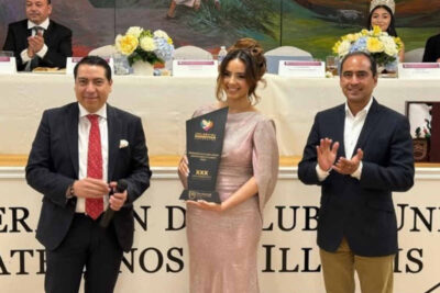 Pepe Saldívar asiste a coronación de la reina migrante en Illinois