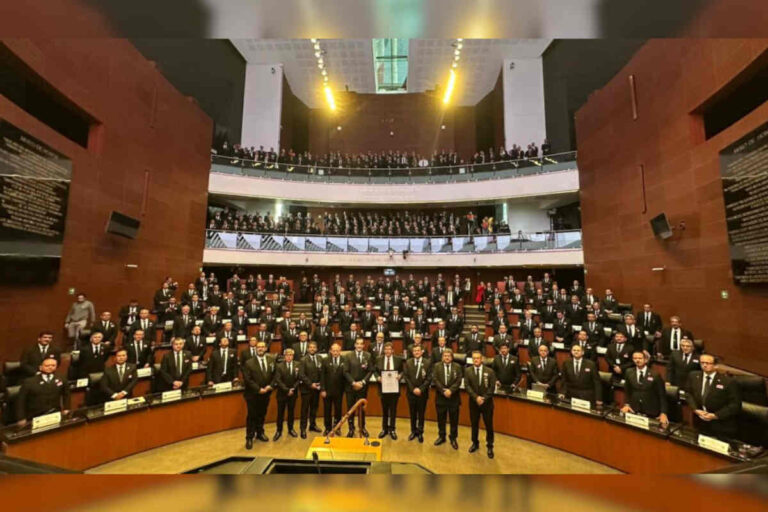 Saúl Monreal recibe a mil masones en el Senado