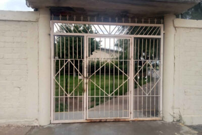 Toman la telesecundaria Adolfo López Mateos en Fresnillo; exigen la destitución del director