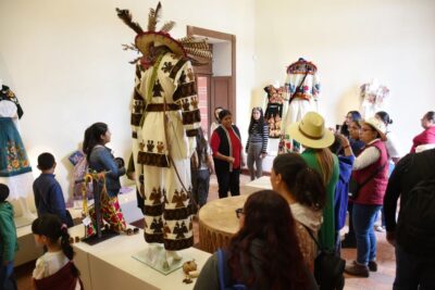 Ciudadanos y turistas se maravillan con la cultura e historia de Guadalupe